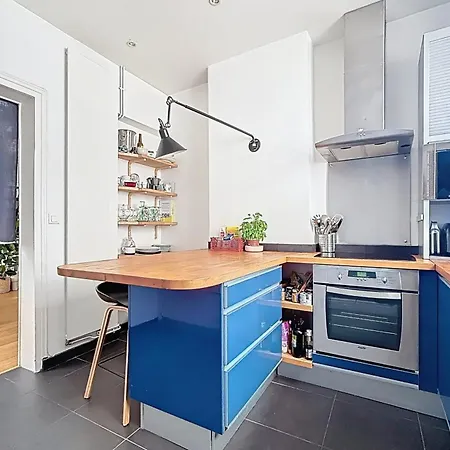 Beautiful 2-room In The Marais * Parijs