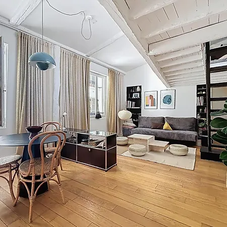 Beautiful 2-room In The Marais * Parijs