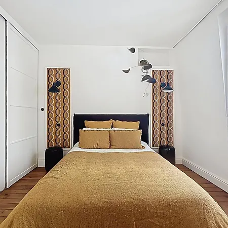 Beautiful 2-room In The Marais Appartement *